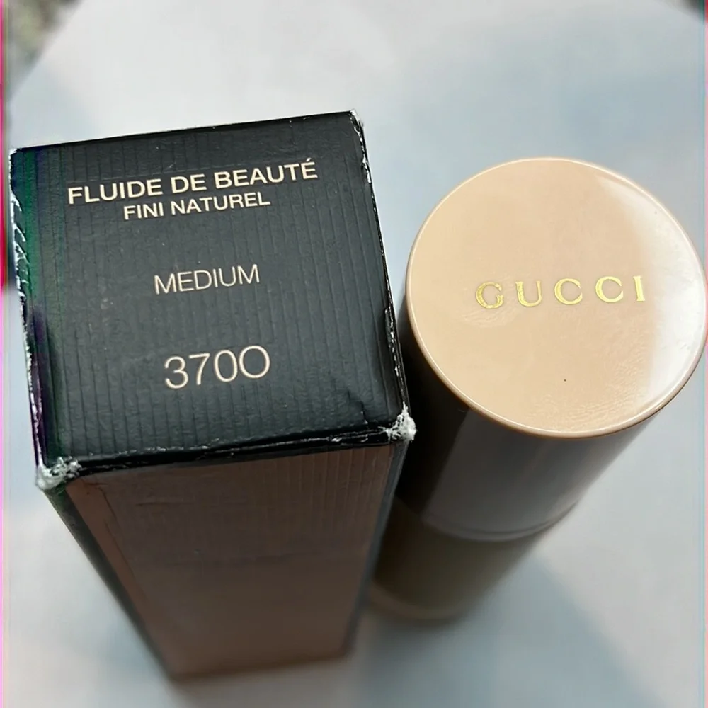 New Gucci fluid foundation 370O medium 1oz